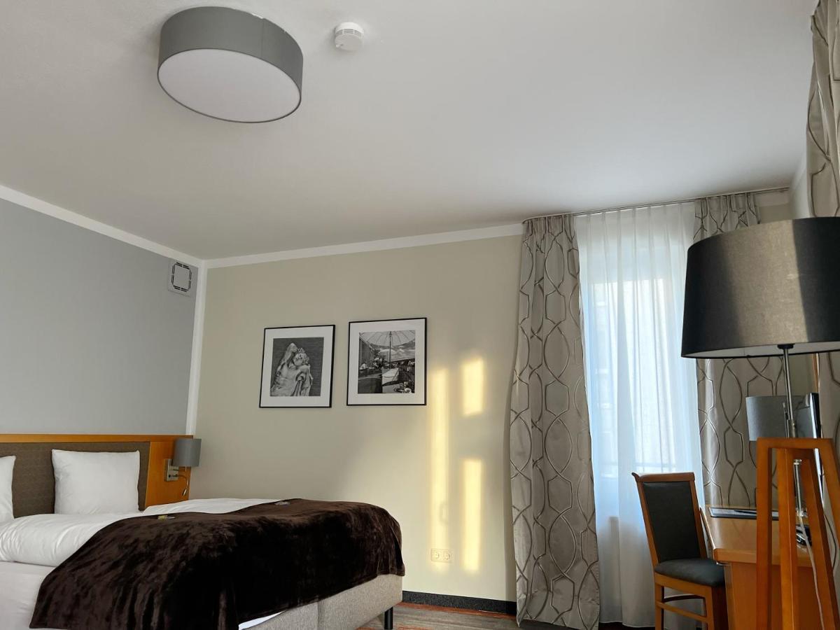 Hotel Prinz Мюнхен Екстер'єр фото