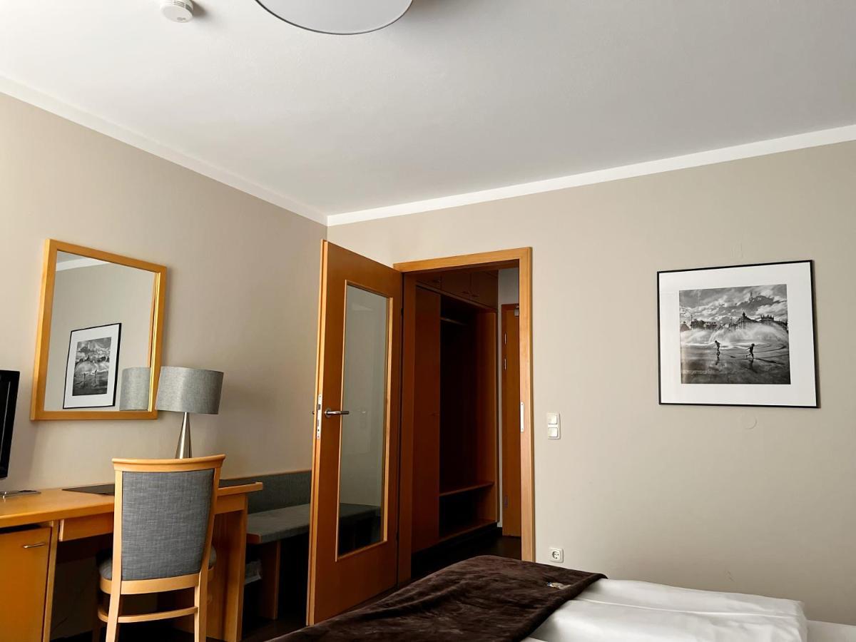 Hotel Prinz Мюнхен Екстер'єр фото