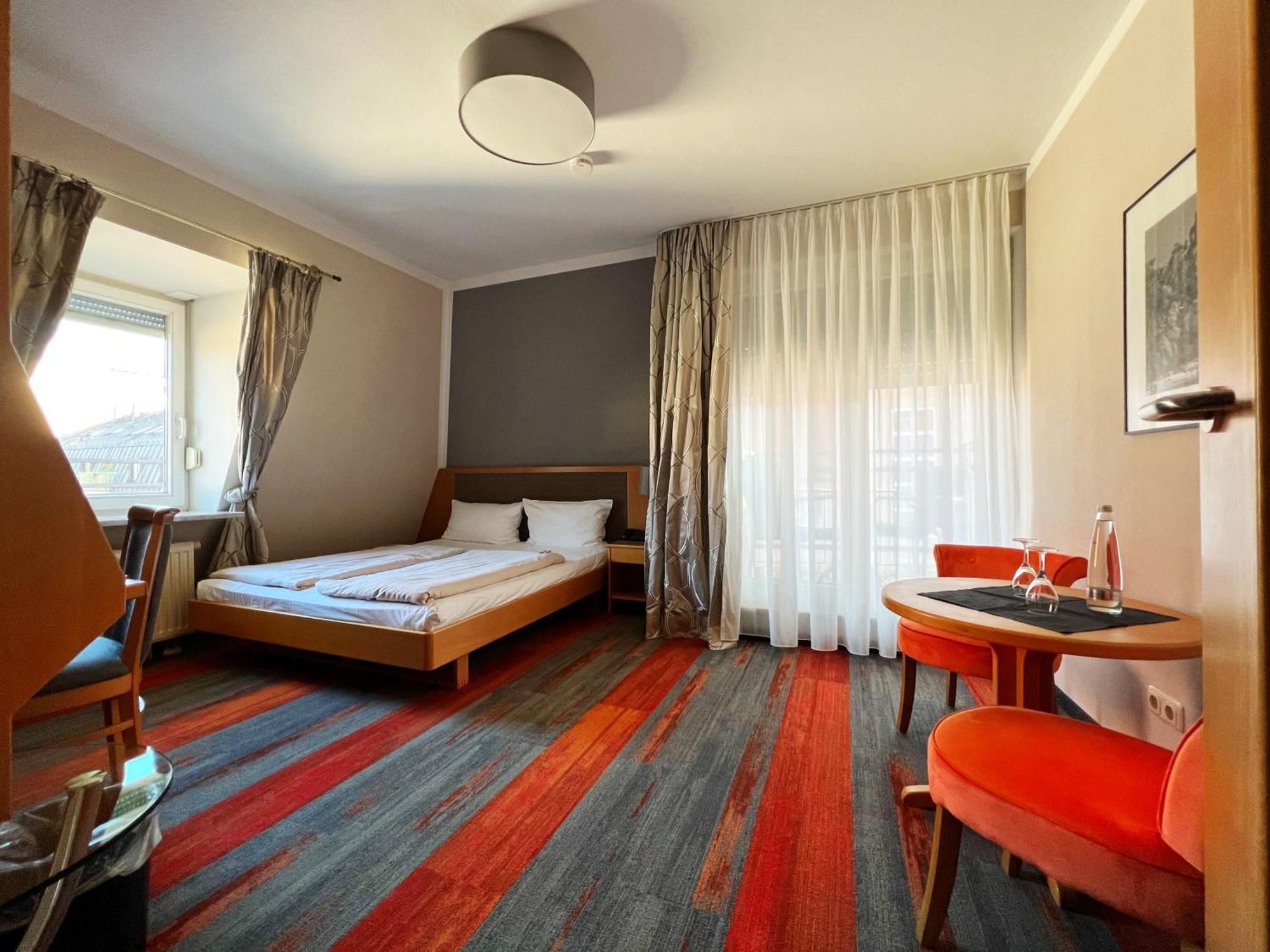Hotel Prinz Мюнхен Екстер'єр фото